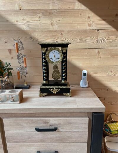 Pièce pendule de cheminée