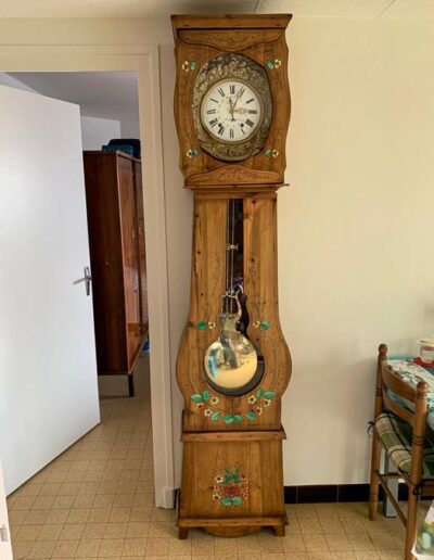 Restauration boiserie horloge comtoise