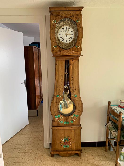 Restauration boiserie horloge comtoise
